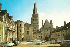 58 La Charite sur Loire La Cour du Chateau